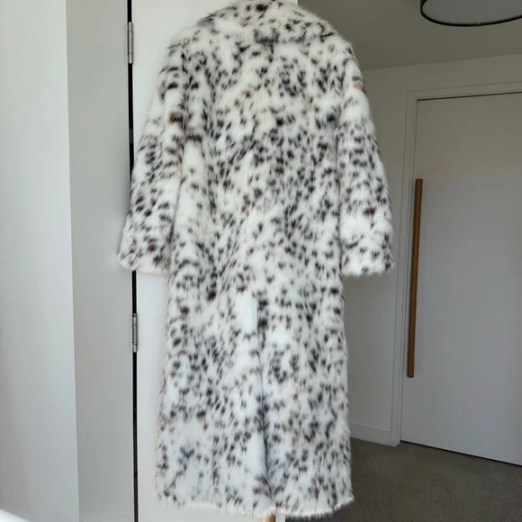 Luxury Brand New Apparis Gabrielle Maxi Coat. M size. Snow Leopard Print. - Picture 4 of 14